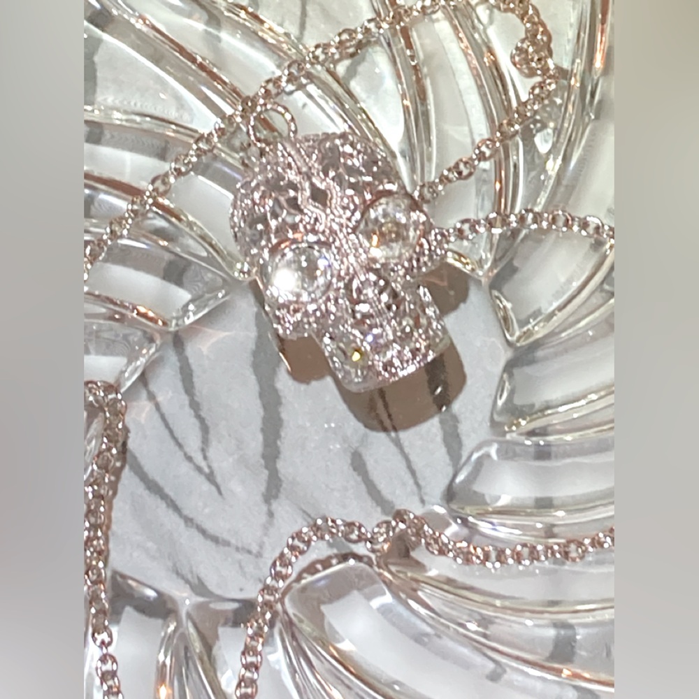 Alexander McQueen Crystal Scull Pendant Necklace. - Picture 6 of 13
